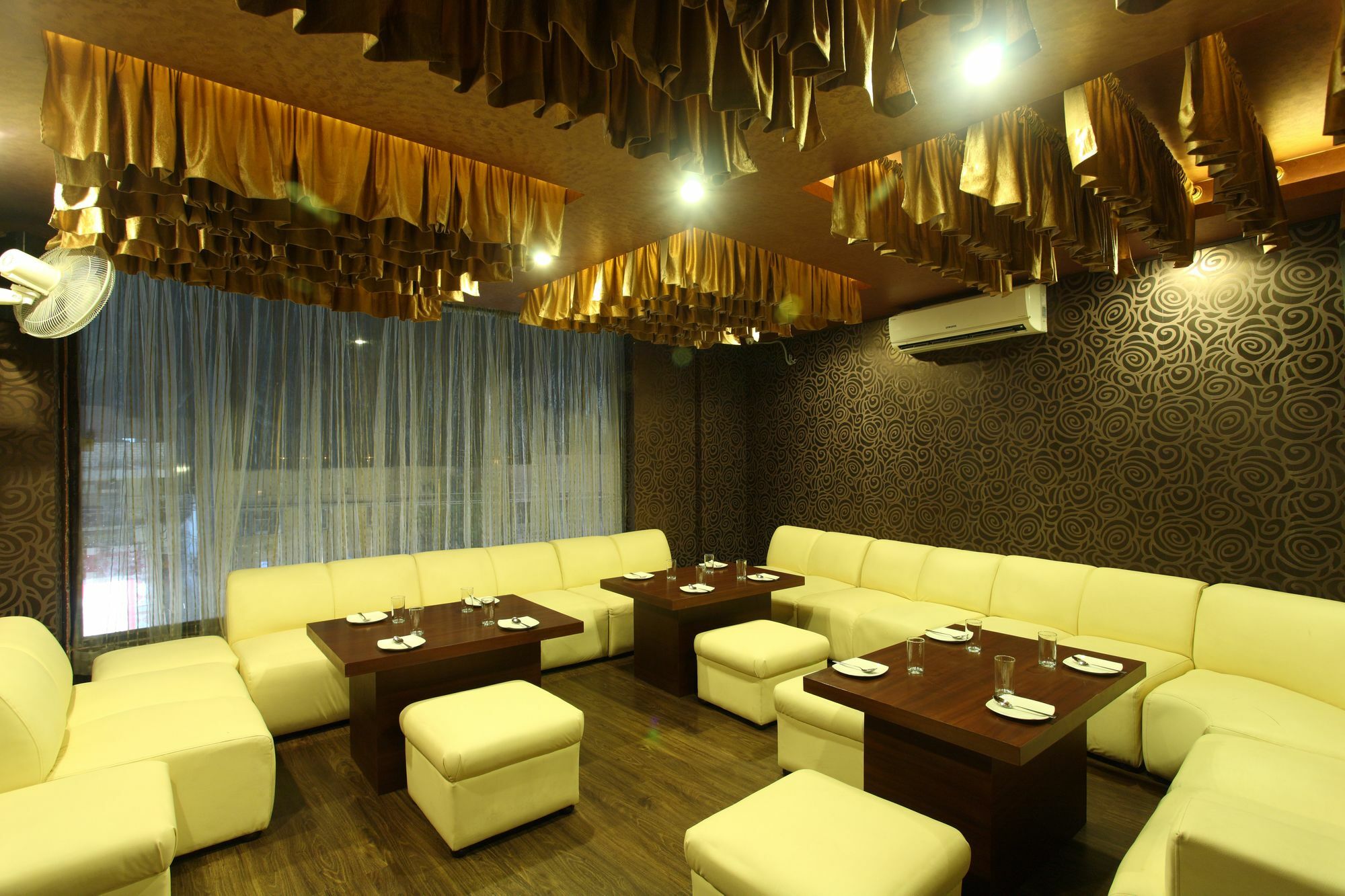 Hotel Surya Plaza Kota  Εξωτερικό φωτογραφία